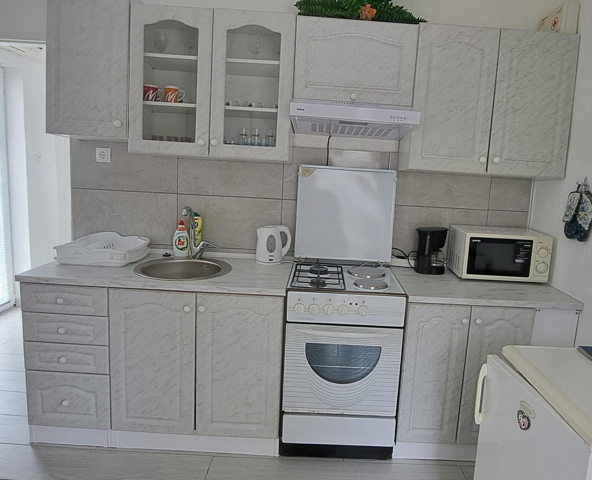 Apartmani Ana-Lora โลปาร์ ภายนอก รูปภาพ
