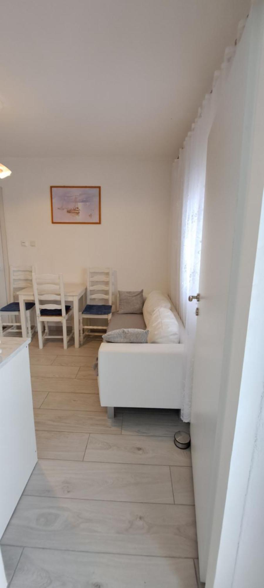 Apartmani Ana-Lora โลปาร์ ภายนอก รูปภาพ