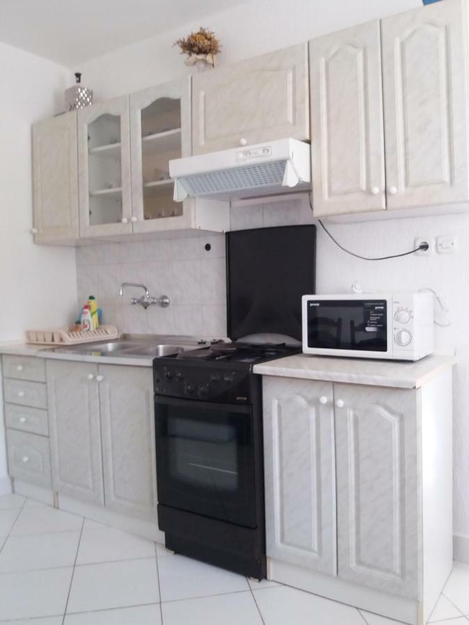 Apartmani Ana-Lora โลปาร์ ภายนอก รูปภาพ